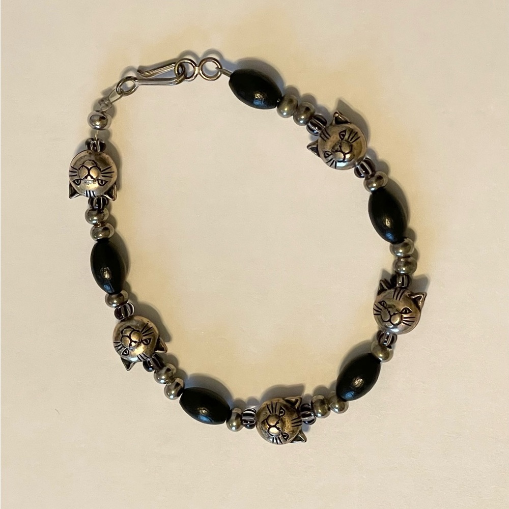 Cat bracelet - handcrafted, beaded. - Picture 8 of 8